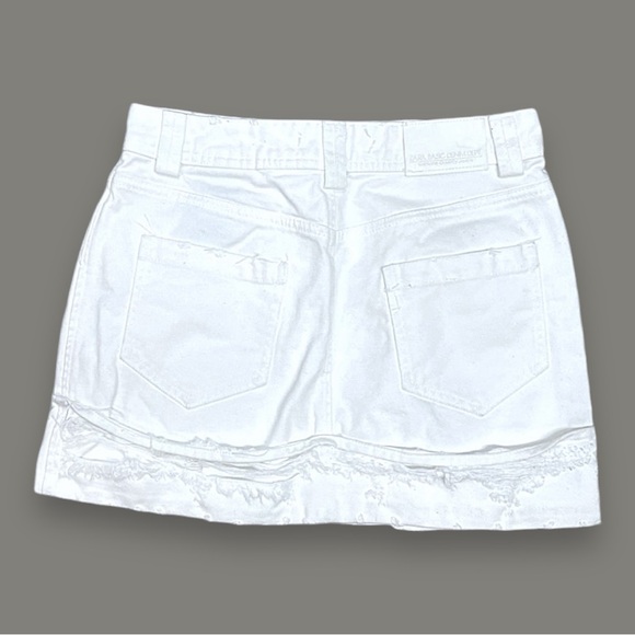 ZARA DENIM WHITE DISTRESSED MINI SKIRT EMBELLISHED WITH WITH PEARLS SZ SM NWT - Picture 4 of 10